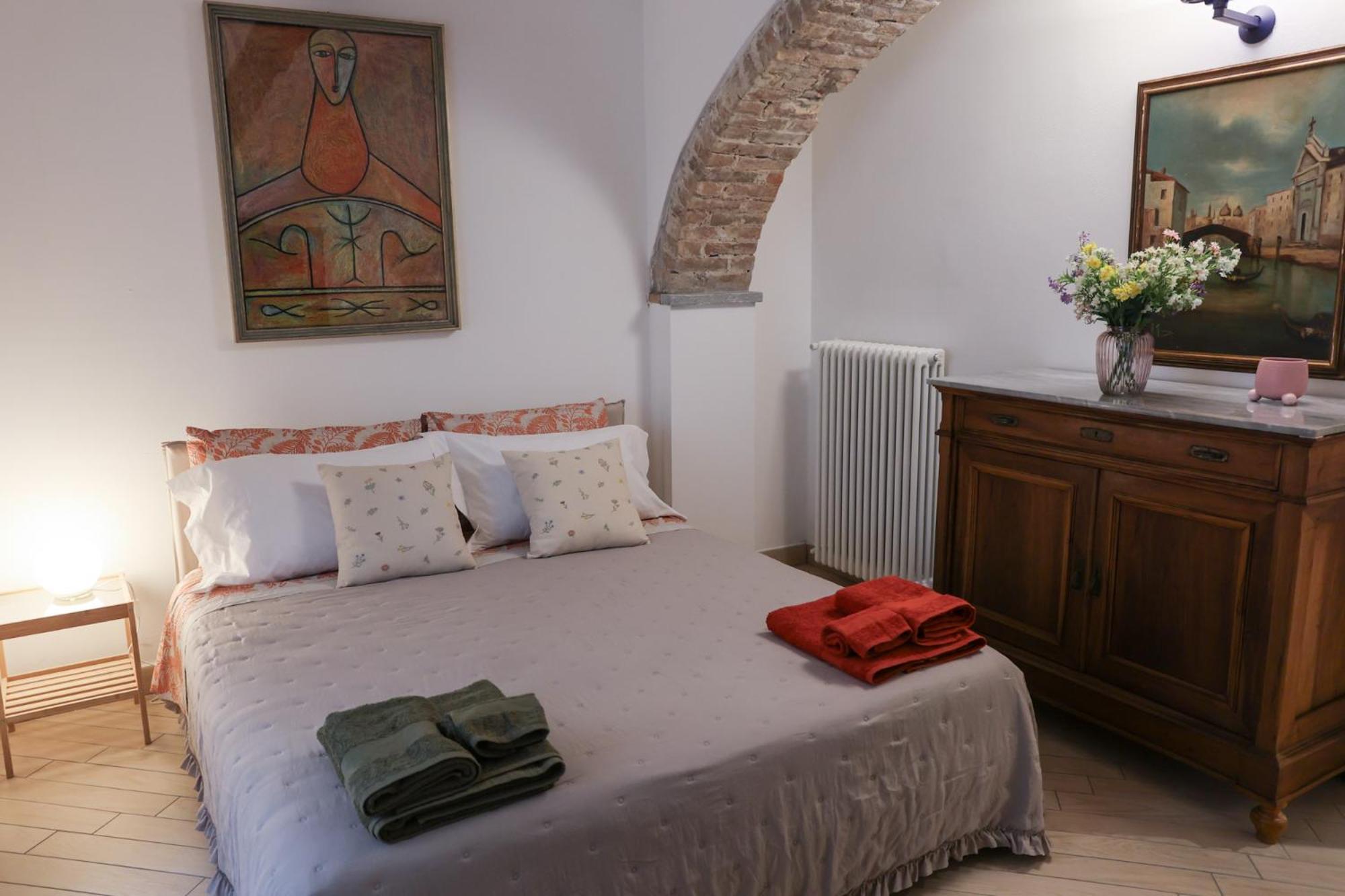 Asti Historic Center - Appartamento Trincotto Экстерьер фото